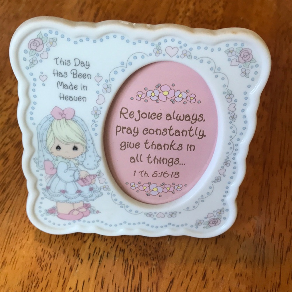 3/$20 ✨ Precious Moments Picture Frame